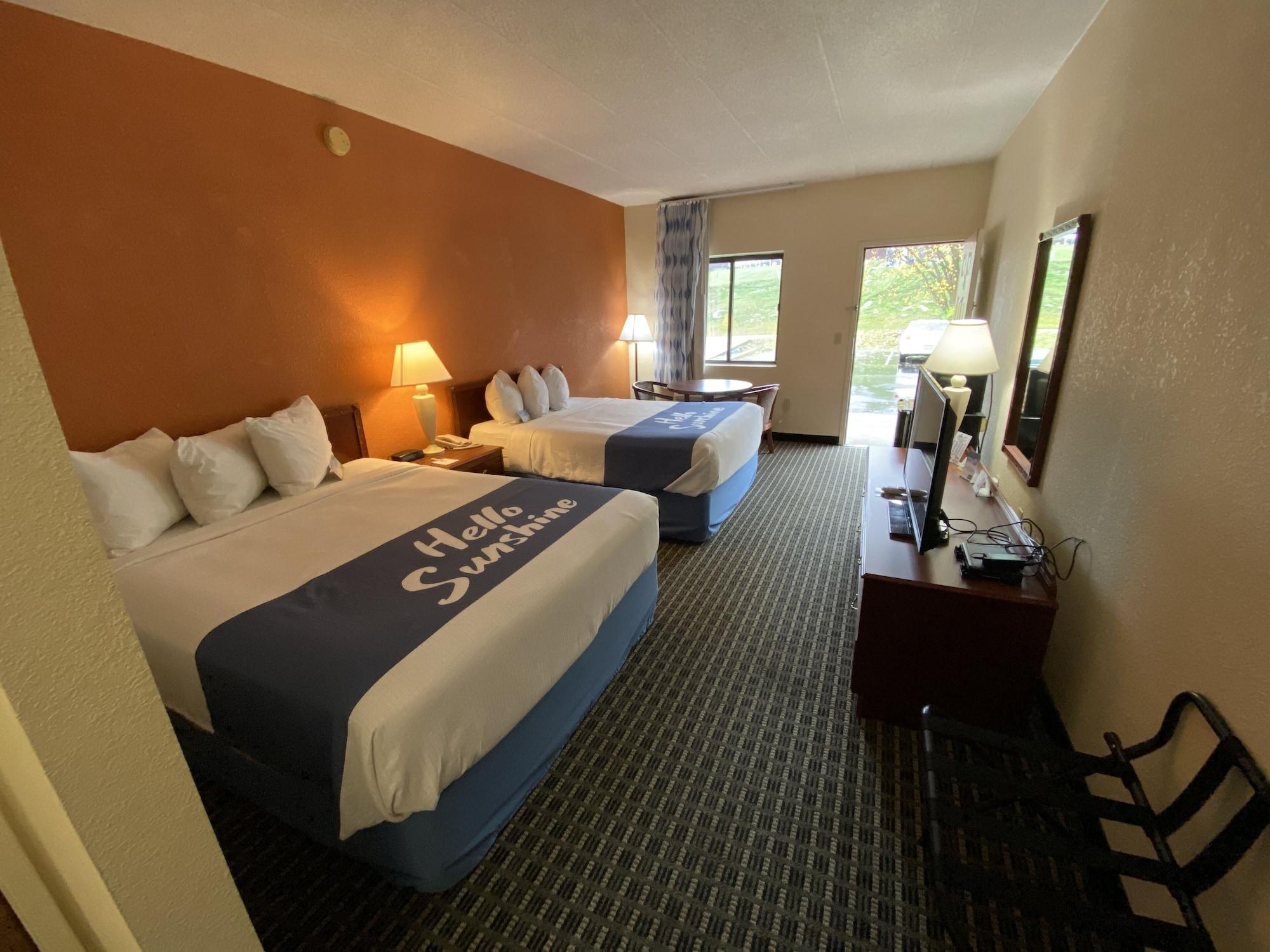 Days Inn By Wyndham Морхед Экстерьер фото