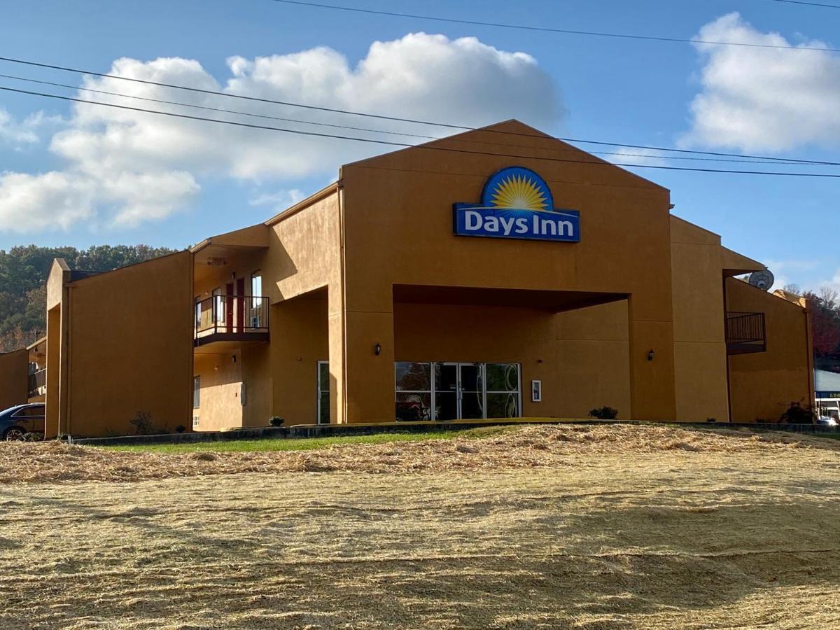 Days Inn By Wyndham Морхед Экстерьер фото